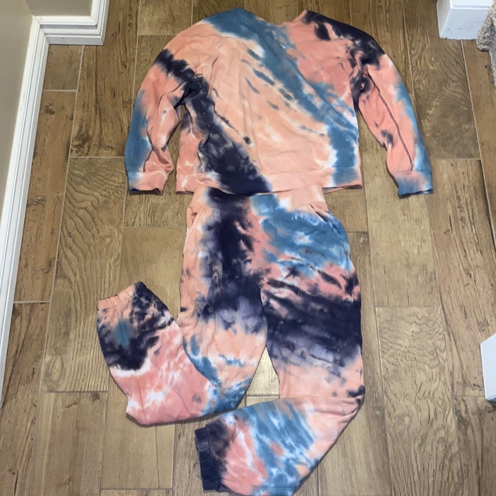 Tye dye sweatsuit